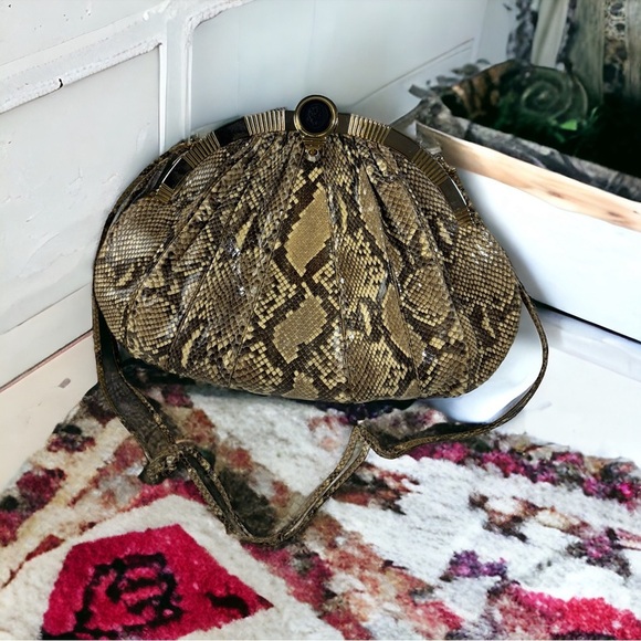 JUDITH LEIBER GENUINE PYTHON SNAKESKIN CLASP DEVIN PURSE CLUTCH